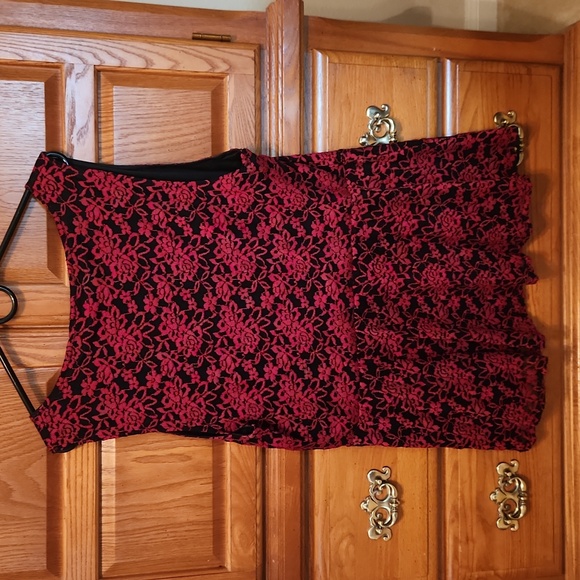 Torrid Sleeveless Peplum Top - Picture 2 of 5